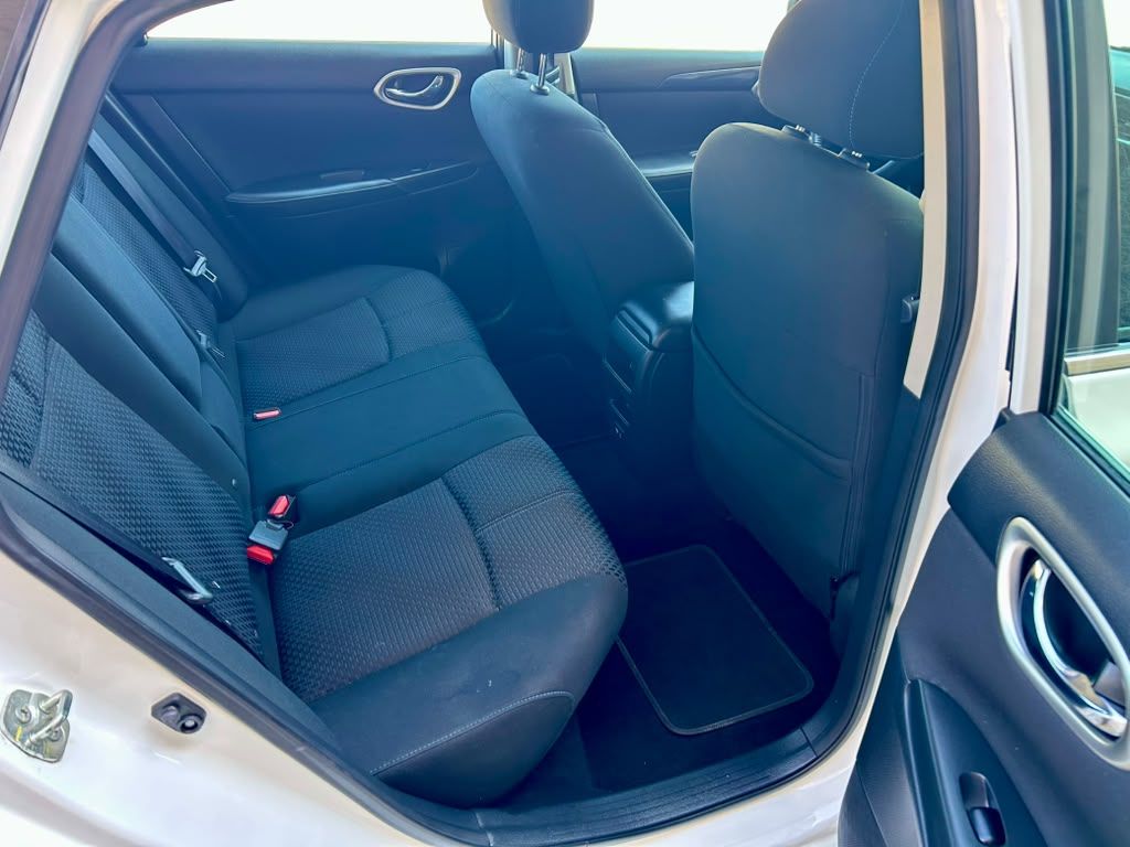 Used 2019 Nissan Sentra SR FWD image 14