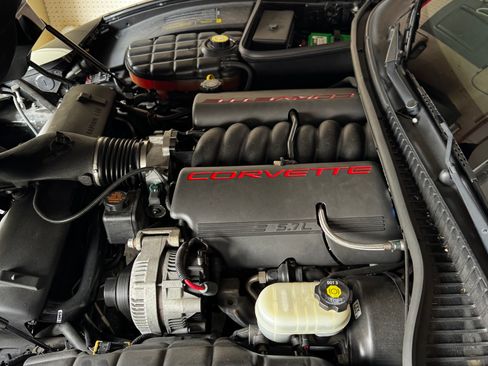 Used 2002 Chevrolet Corvette Coupe w/ Preferred Equipment Group2 image 5