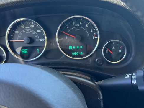 Used 2013 Jeep Wrangler Sport AWD/4WD image 4