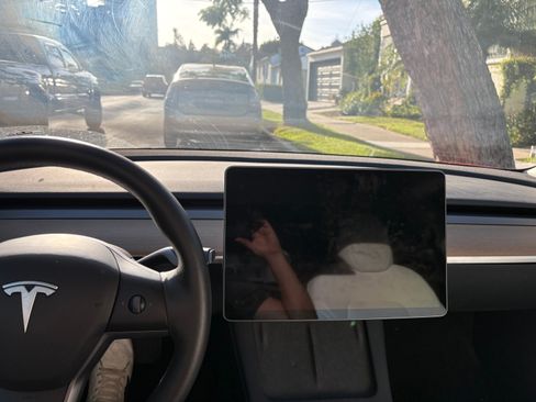 Used 2023 Tesla Model 3 Standard Range image 13