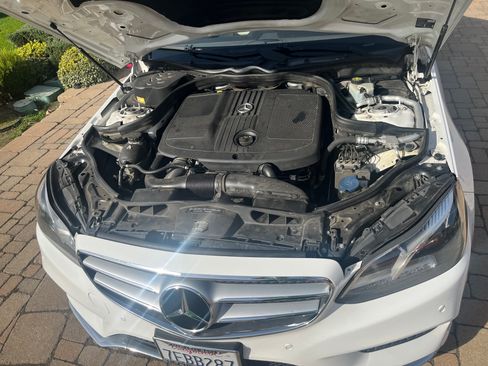 Used 2014 Mercedes-Benz E 250 BlueTEC Sedan image 16
