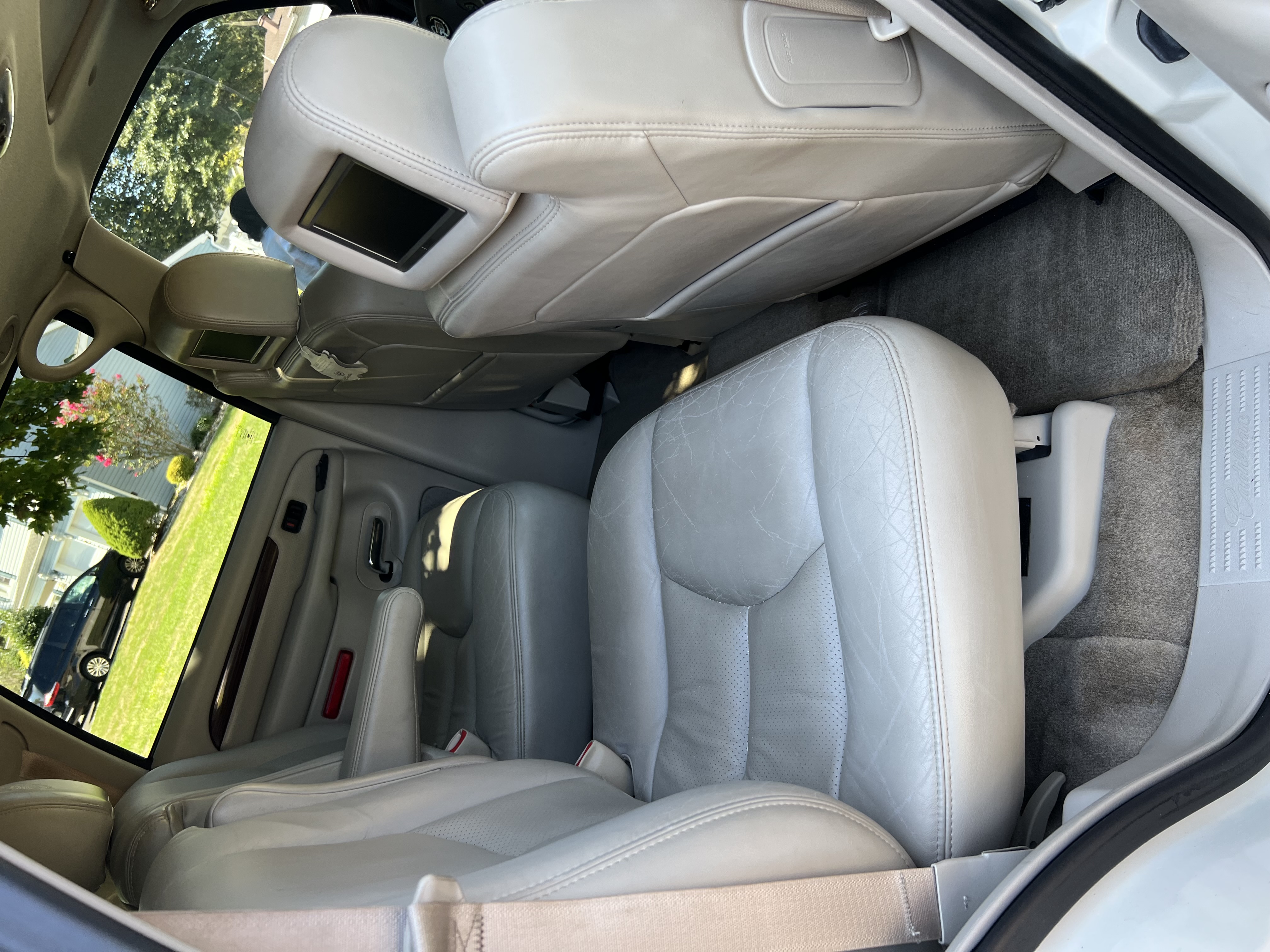 Used 2004 Cadillac Escalade AWD image 18