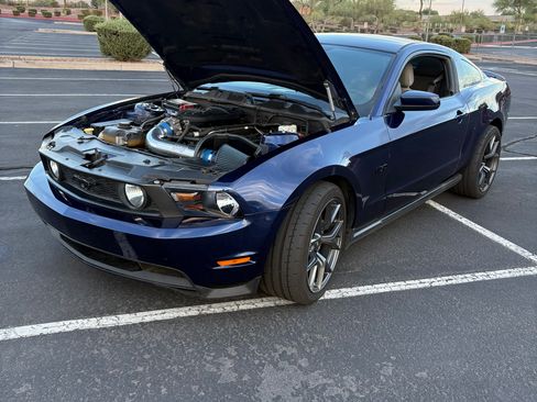Used 2012 Ford Mustang GT RWD image 8