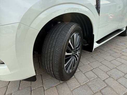 Used 2025 Nissan Armada Platinum Reserve RWD image 10