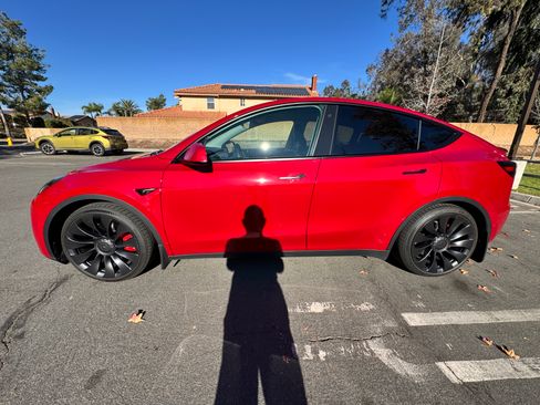Used 2022 Tesla Model Y Performance image 6