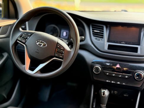 Used 2017 Hyundai Tucson SE w/ Cargo Package FWD image 14