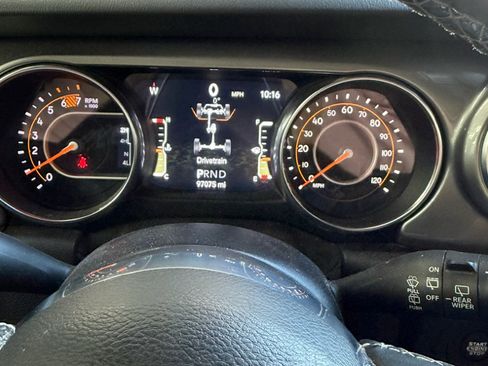 Used 2021 Jeep Wrangler Unlimited Sahara image 14