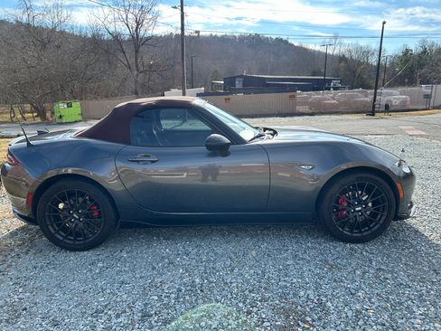 Used 2018 MAZDA MX-5 Miata Club w/ Brembo/BBS Recaro Package image 4