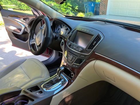 Used 2017 Buick Regal Premium w/ Driver Confidence Package #1 FWD image 13