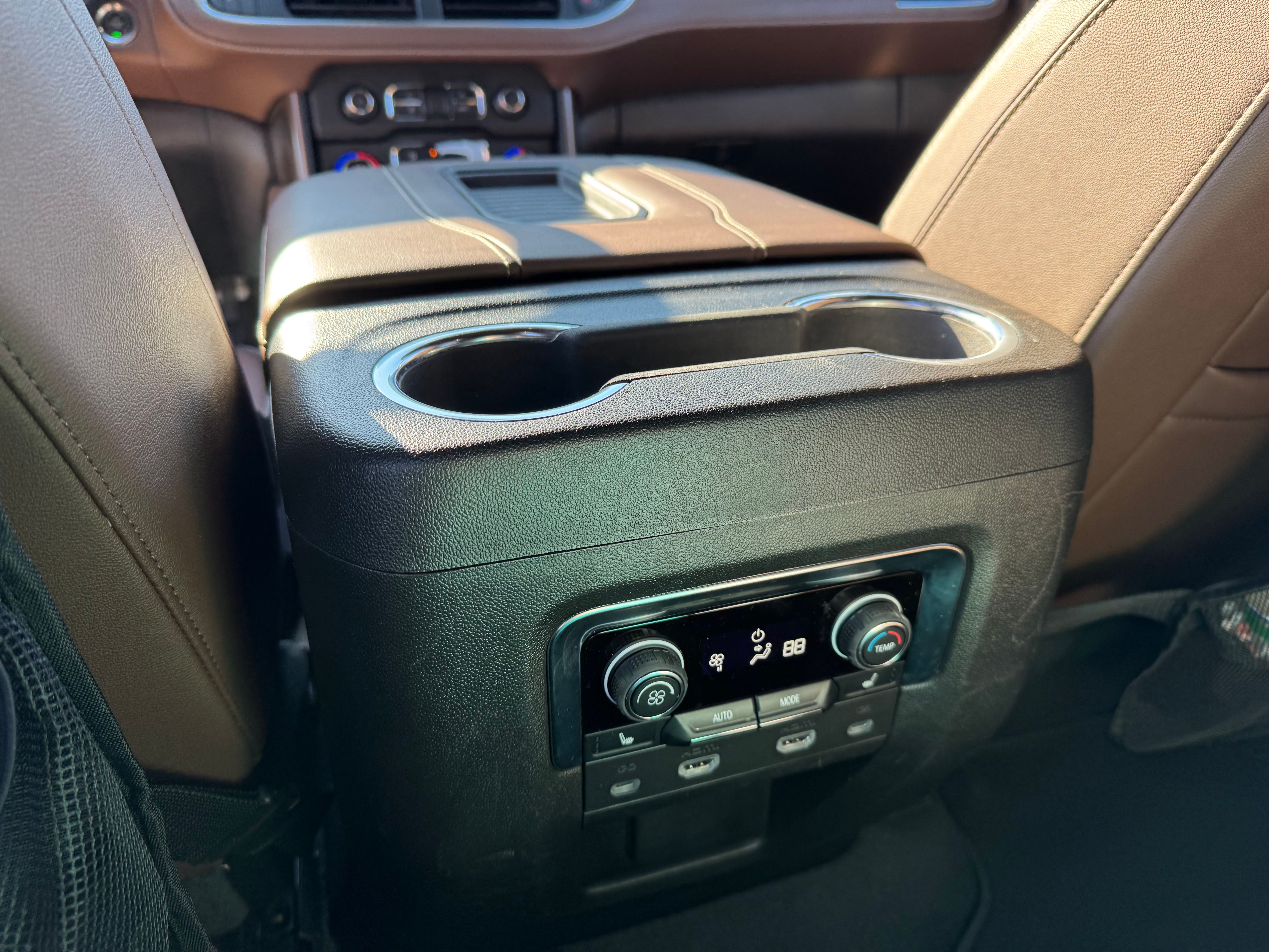 Used 2022 Chevrolet Tahoe High Country AWD/4WD image 4