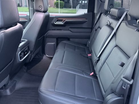 Used 2022 GMC Sierra 1500 Denali AWD/4WD image 16