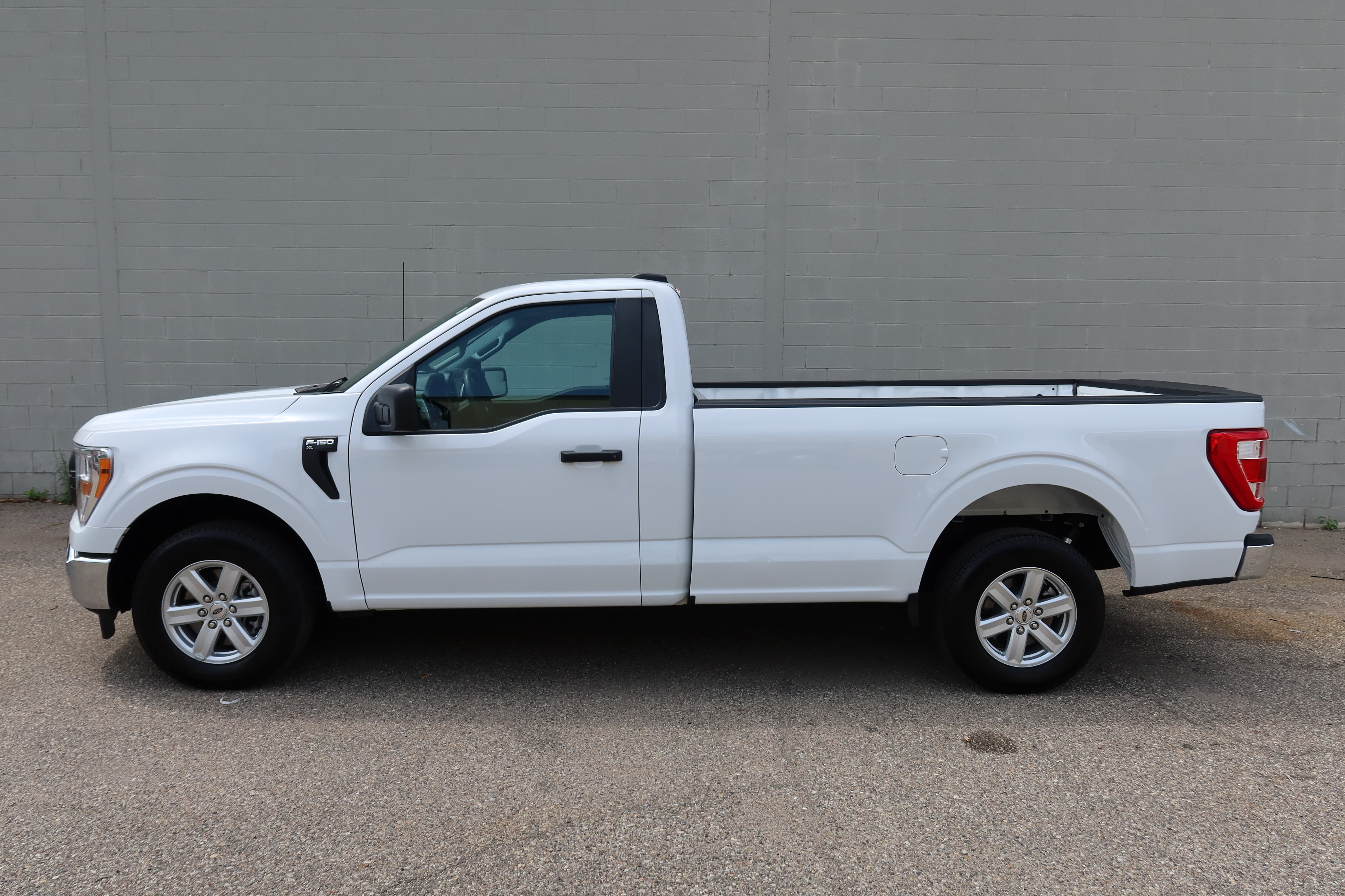 Used 2022 Ford F150 XL w/ Equipment Group 101A High RWD image 1