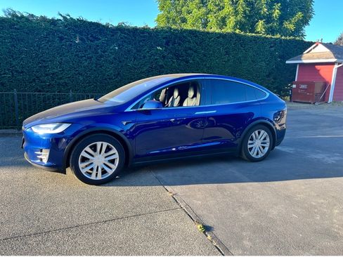 Used 2016 Tesla Model X 75D AWD/4WD image 5