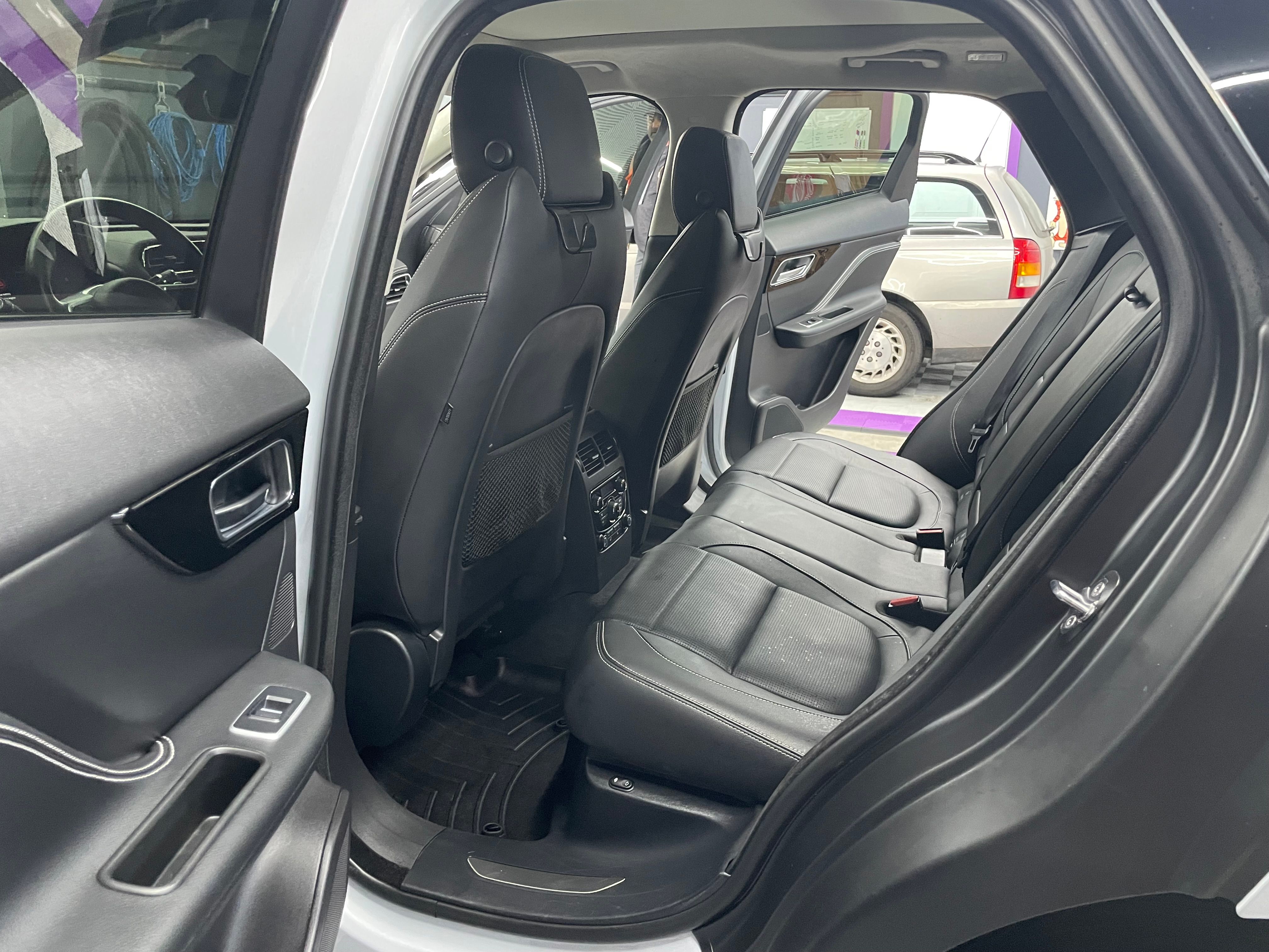 Used 2019 Jaguar F-PACE S AWD/4WD image 18