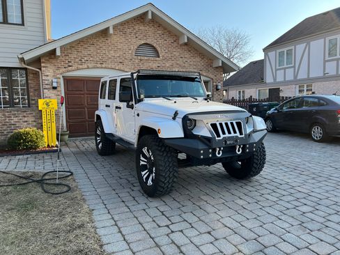 Used 2013 Jeep Wrangler Unlimited Sahara w/ Dual Top Group image 6