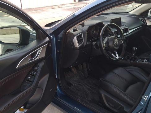 Used 2018 MAZDA MAZDA3 Touring image 14