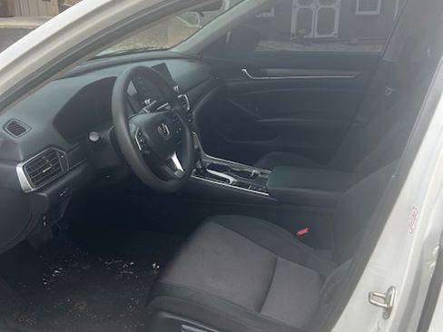 Used 2020 Honda Accord LX image 9