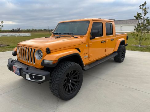 Used 2021 Jeep Gladiator Overland w/ Popular Equipment Package image 1