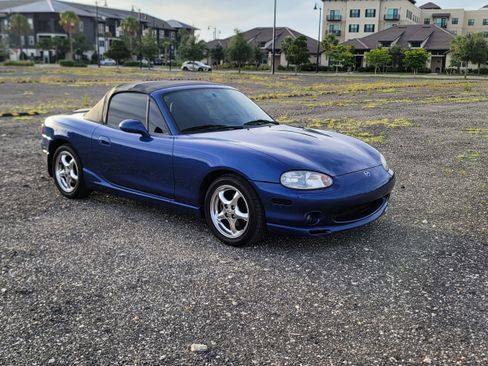 Used 1999 MAZDA MX-5 Miata 10th Anniversary Edition RWD image 5