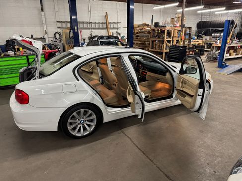 Used 2011 BMW 328i xDrive Sedan image 15