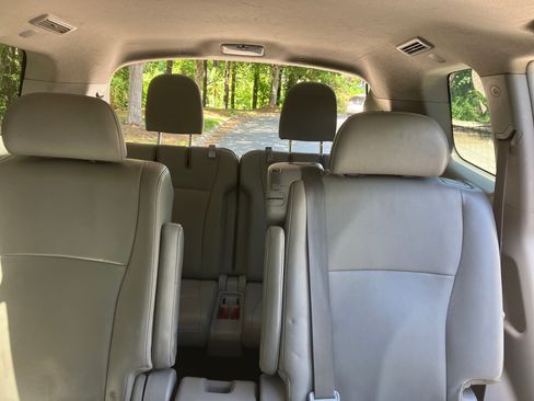Used 2012 Toyota Highlander SE w/ Tow Pkg AWD/4WD image 18