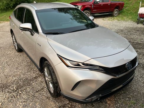 Used 2021 Toyota Venza Limited w/ Advanced Technology Package AWD/4WD image 14