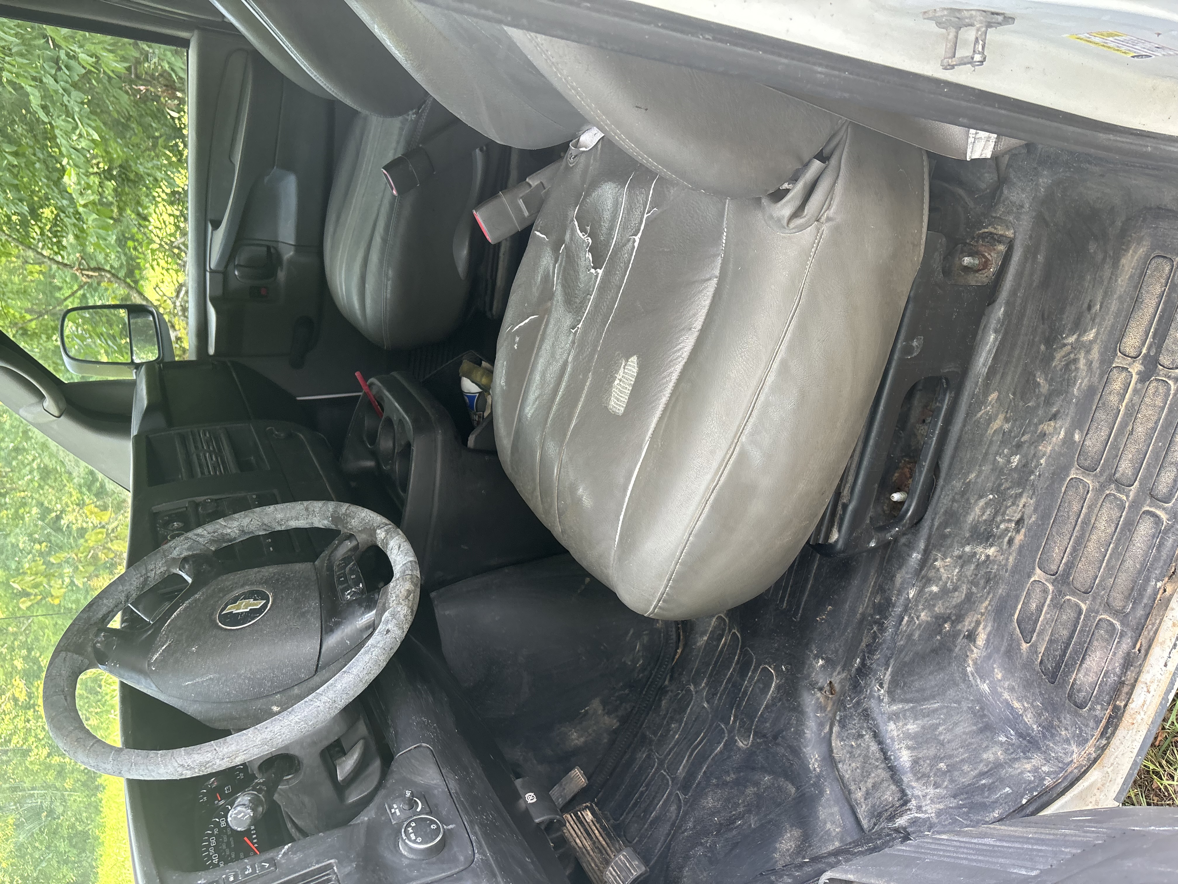 Used 2010 Chevrolet Express 3500 Extended RWD image 13
