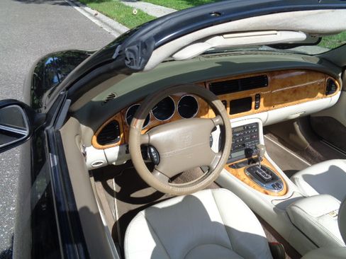 Used 2006 Jaguar XK8 Convertible RWD image 23