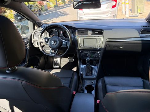 Used 2016 Volkswagen GTI SE w/ Lighting Package (SEL) FWD image 10