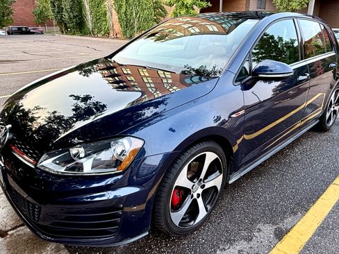 Used 2015 Volkswagen GTI SE FWD image 1