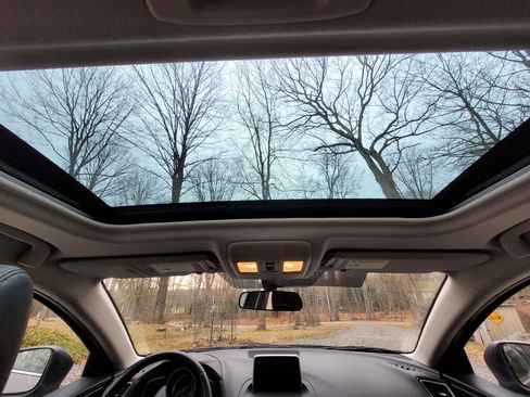 Used 2015 MAZDA MAZDA3 i Grand Touring image 10