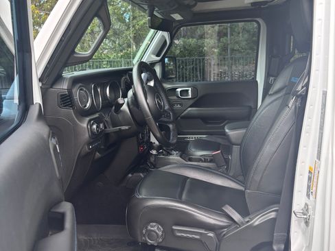 Used 2023 Jeep Wrangler Unlimited Rubicon 4xe AWD/4WD image 9