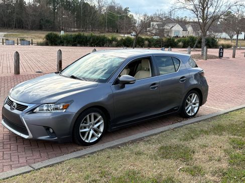 Used 2015 Lexus CT 200h image 6