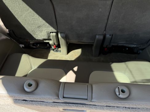 Used 2003 Ford Explorer Eddie Bauer image 31