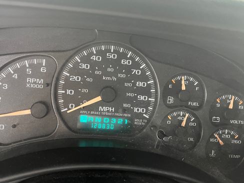 Used 2002 Chevrolet Avalanche 2WD image 15