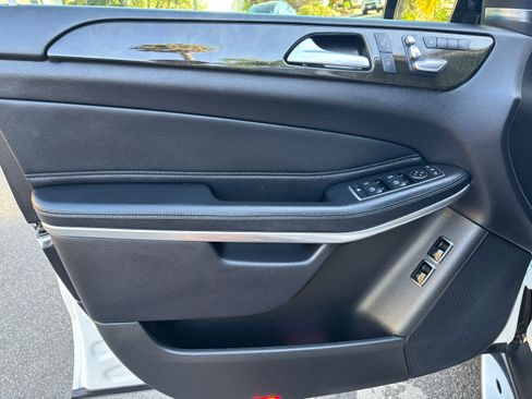Used 2018 Mercedes-Benz GLS 550 4MATIC image 9