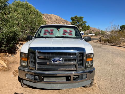 Used 2010 Ford F250 XL image 1