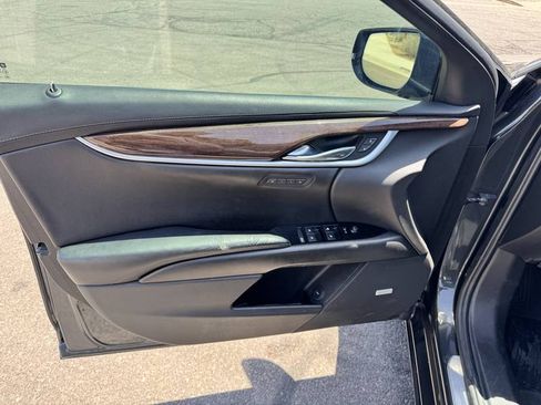 Used 2014 Cadillac XTS Premium image 9