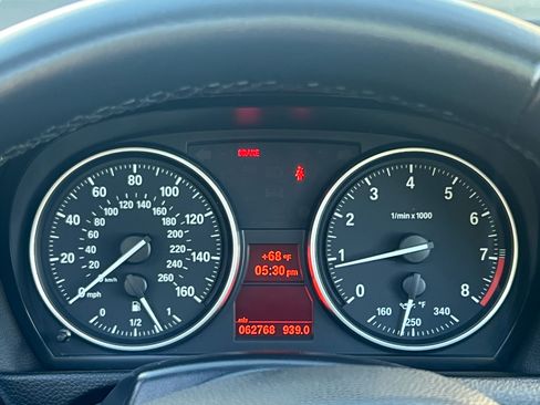 Used 2011 BMW 335i Convertible RWD image 9