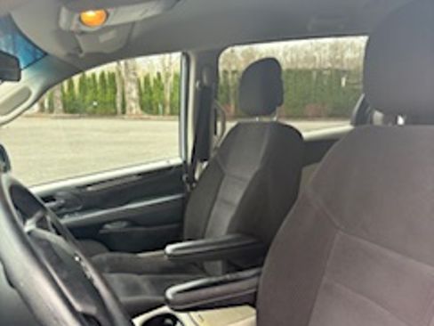 Used 2014 Dodge Grand Caravan SXT image 6