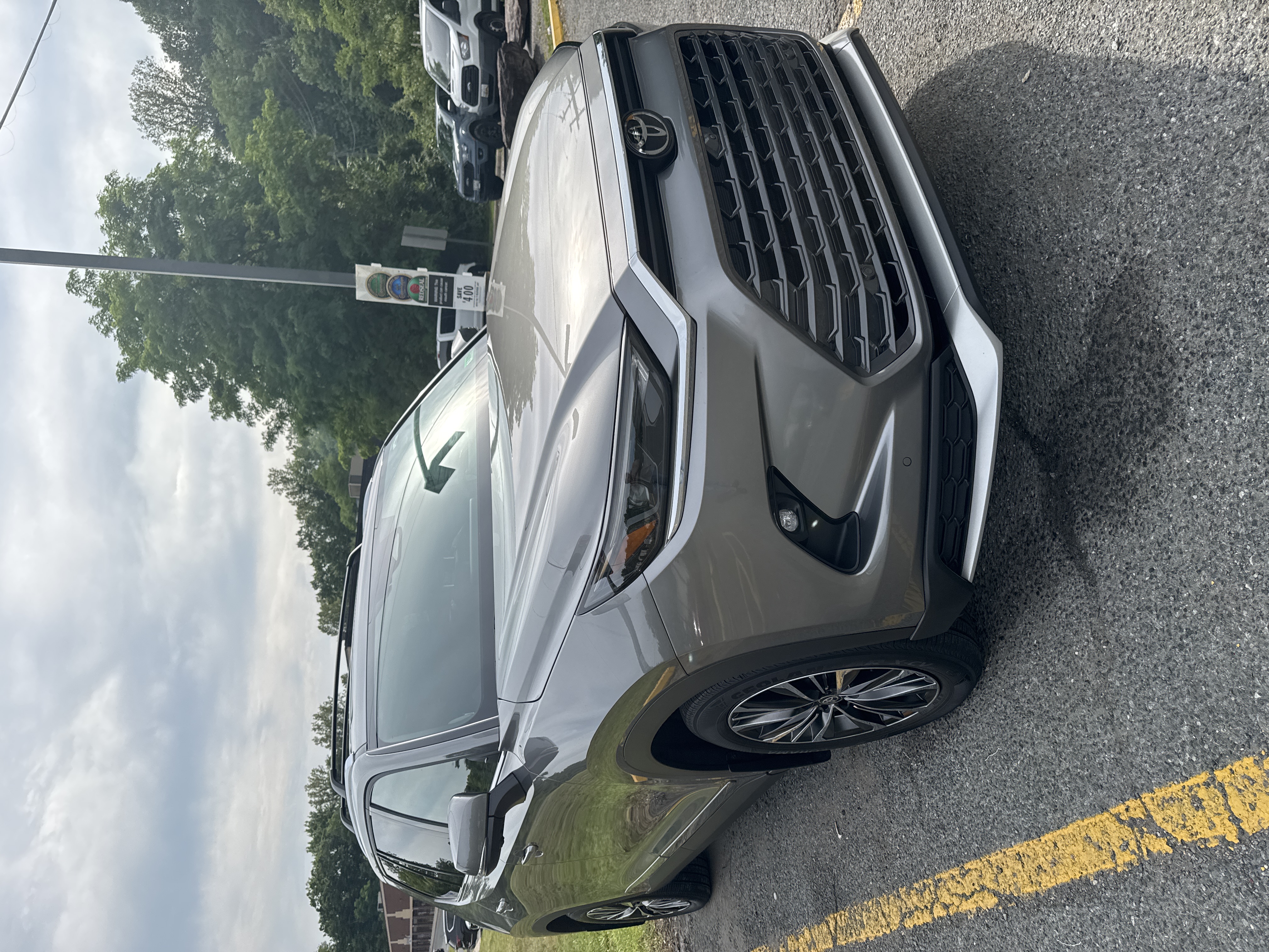 Used 2025 Toyota Grand Highlander AWD Hybrid image 12