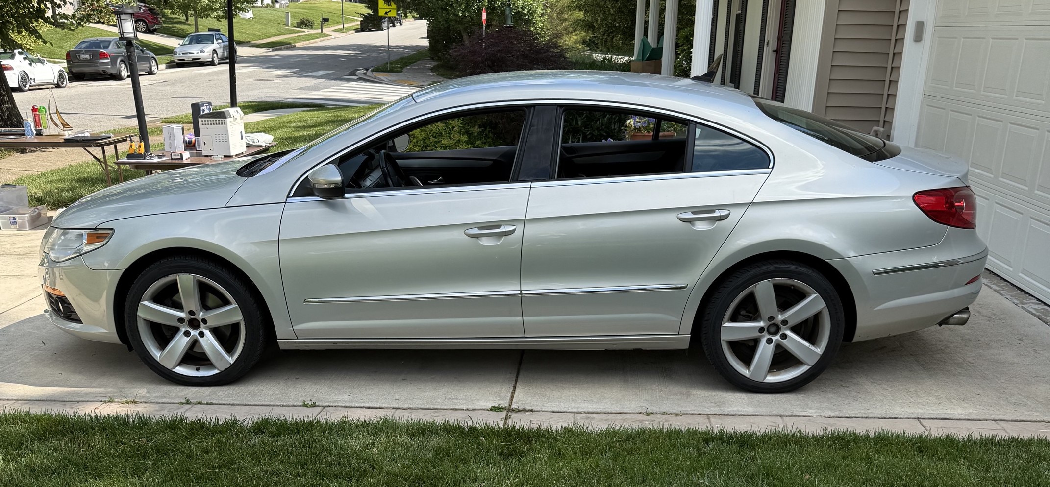 Used 2011 Volkswagen CC Lux Limited FWD image 1