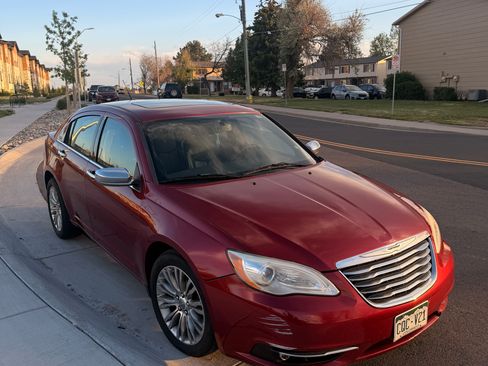 Used 2011 Chrysler 200 Limited FWD image 8