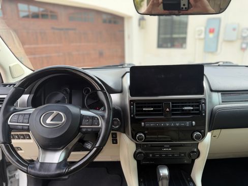 Used 2022 Lexus GX 460 Premium w/ Premium Package AWD/4WD image 19