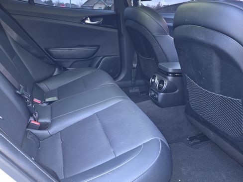 Used 2022 Kia Stinger GT-Line image 9