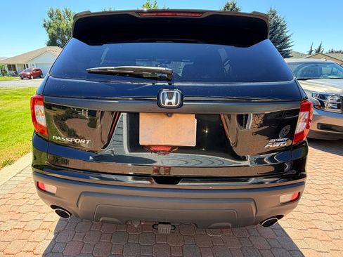 Used 2021 Honda Passport Sport image 9