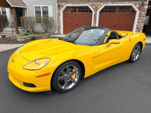 Used 2007 Chevrolet Corvette Convertible w/ Preferred Equipment Group image 10