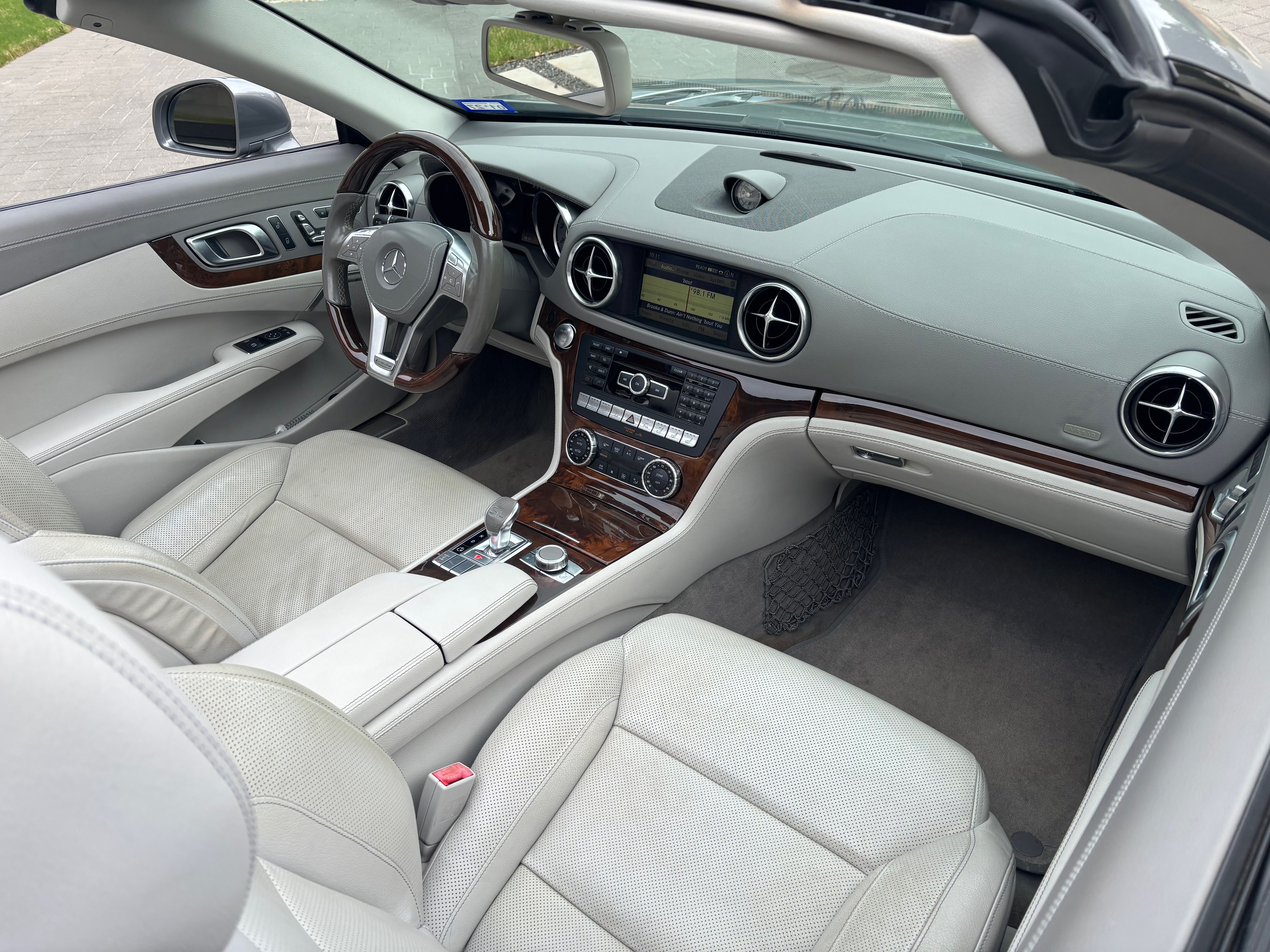Used 2013 Mercedes-Benz SL 550 image 17