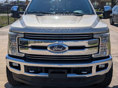 Used 2017 Ford F250 Lariat w/ Lariat Ultimate Package image 5