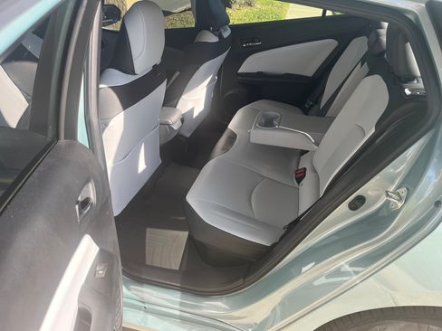 Used 2018 Toyota Prius Four Touring image 6